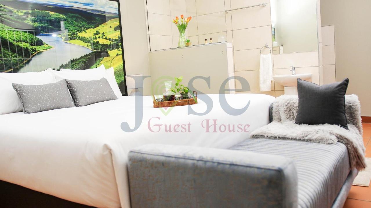 Jose Guesthouse Kempton Park Eksteriør bilde